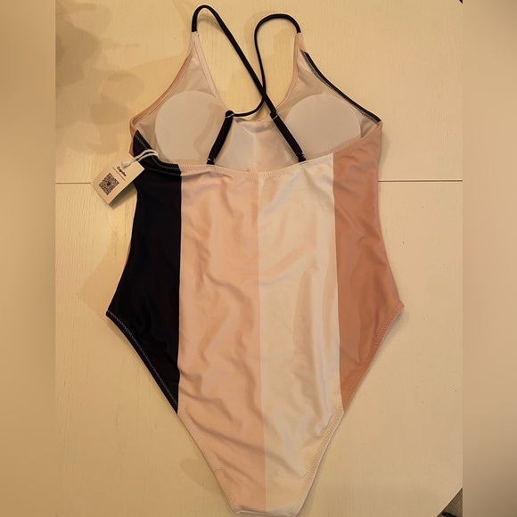 CupSHE one piece. Size L. NEW - Picture 2 of 2